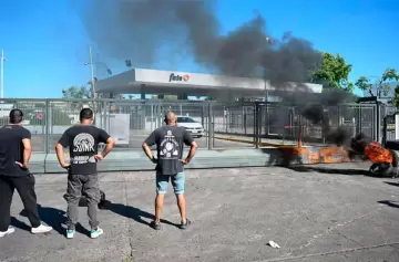 El Gobierno apunta contra el gremio: el fin de Fate y la "herencia de la parálisis"