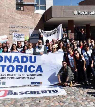 El pluriempleo y la pérdida salarial del 50% golpean la estabilidad de los profesores públicos.