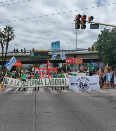 Mendoza se suma al paro nacional con un corte en el nudo vial.