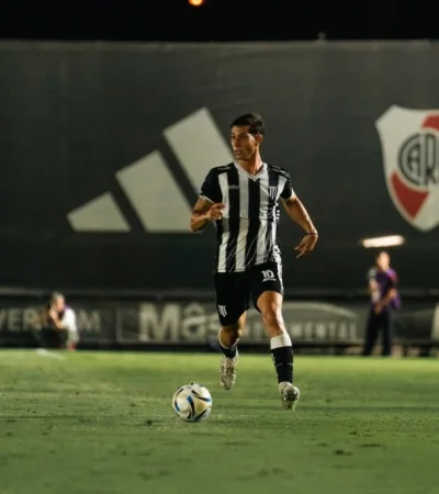 El paro nacional paraliza el fútbol mendocino con planteles varados y reprogramaciones de partidos clave.