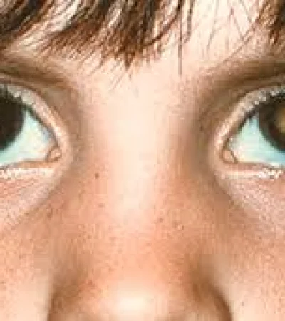 El flash de tu celular puede salvarle la vida: cómo detectar el cáncer ocular en niños con una foto.