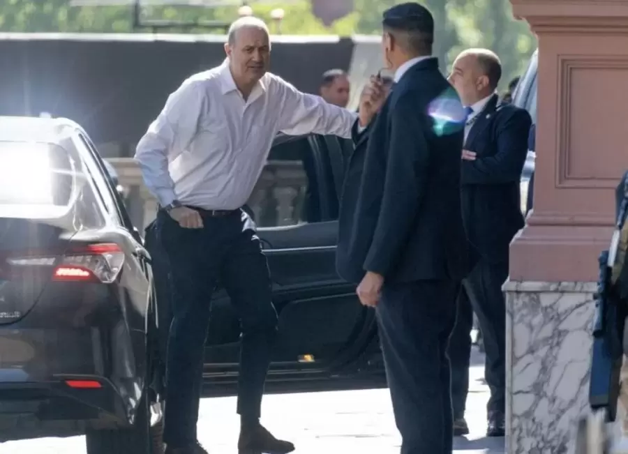 Una denuncia implica a la esposa de Federico Sturzenegger