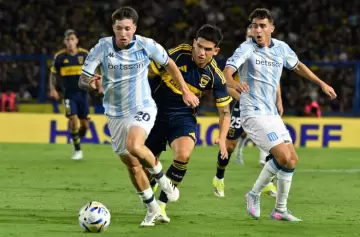 Boca y Racing no se sacaron ventajas en una Bombonera ardiente: ¿Qué se juega Úbeda?