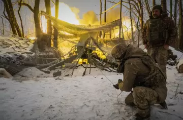 Rusia golpea el corazón de Ucrania: cinco distritos bajo fuego a horas del cuarto aniversario