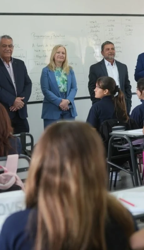 Mendoza estrena la primera escuela técnica de IA y Robótica del país