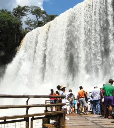 El saldo turístico de enero dejó un rojo preocupante: 1,2 millones de visitantes internacionales menos en el país.