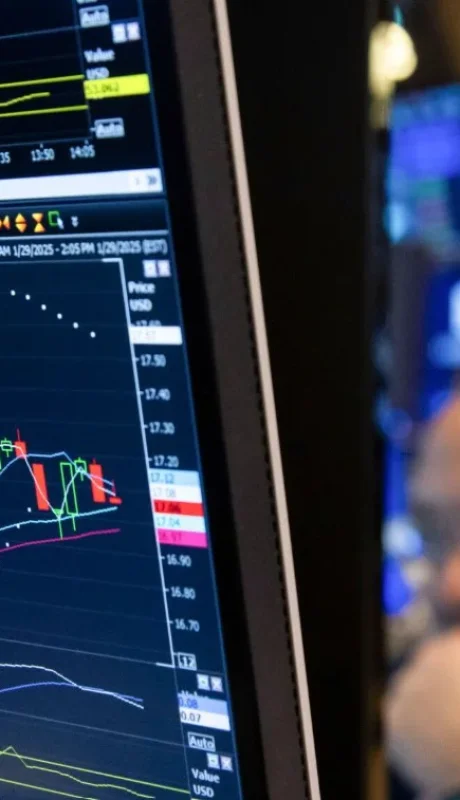 ¿Por qué no baja el Riesgo País? La desconfianza política frena la economía