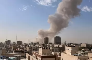 Estados Unidos e Israel bombardean objetivos clave en Irán y crece el temor por un desenlace nuclear