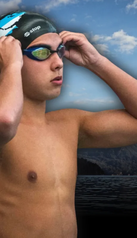 Con 18 años, el nadador completó una travesía de 21 kilómetros en aguas heladas