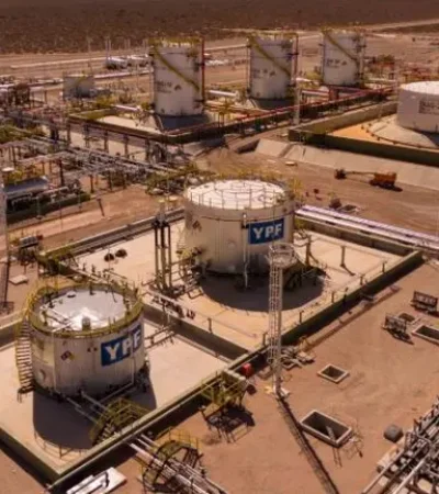 Retenciones al petróleo: suben al 8% por la guerra en Medio Oriente