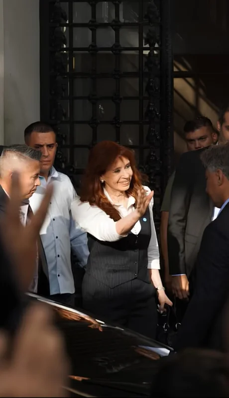 El exjuez criticó los privilegios de la expresidenta.